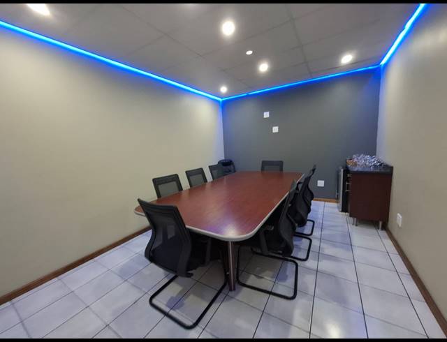 248M² OFFICE FOR SALE IN VANDERBIJLPARK CE 6